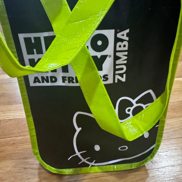 NEW HELLO KITTY X ZUMBA NOVELTY BAG - Picture 6 of 6